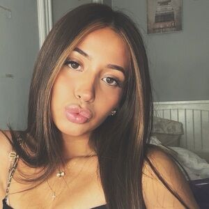 Meet your Posher, Anahi